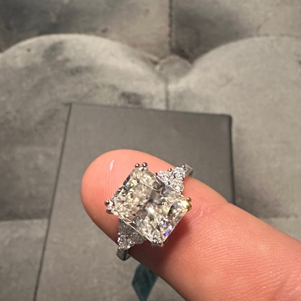 Elegant Silver Diamond Ring